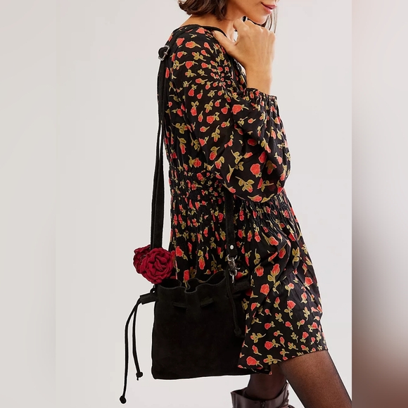 NWT FREE PEOPLE BILLIE SUEDE CROSSBODY BAG BLACK - Picture 3 of 8